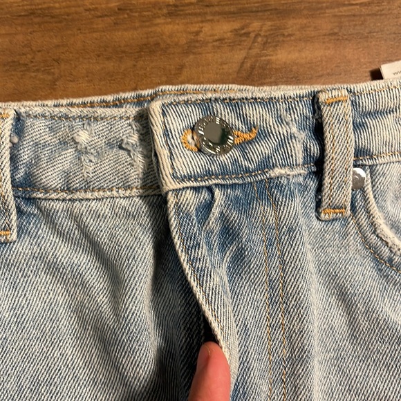 Mini ripped medium length jeans skirt from H&M - Picture 3 of 9